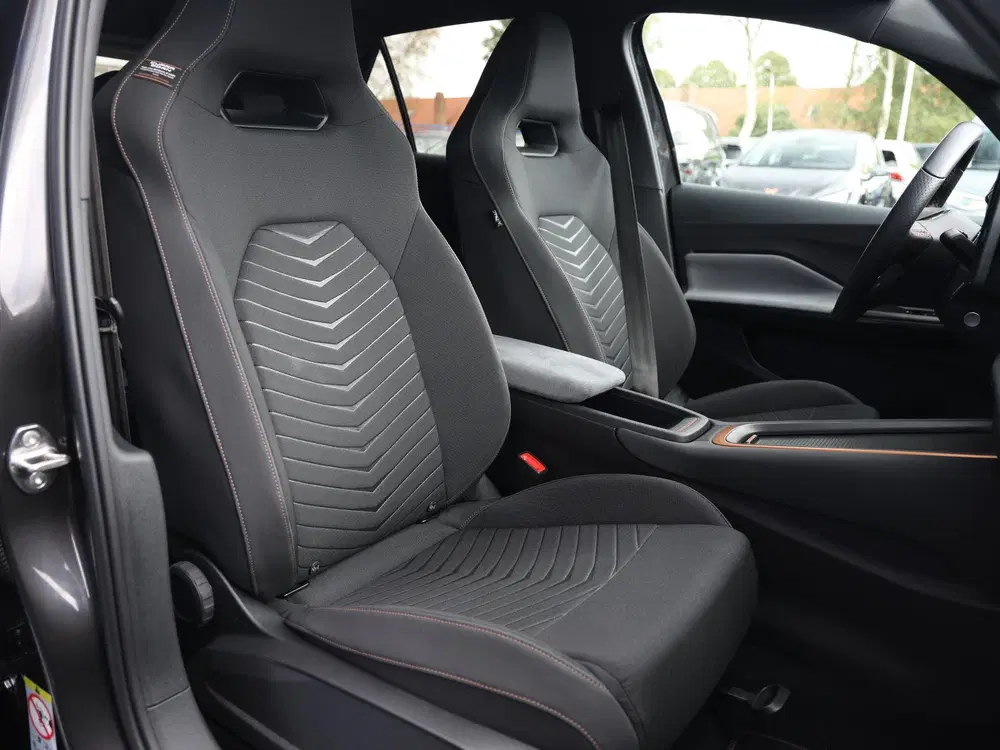 Cupra Born Essential 62 kWh uit 2024, foto 8