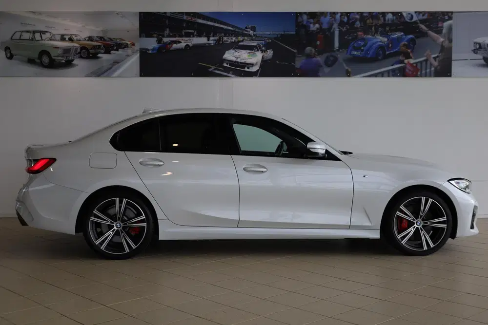 BMW 3-serie Sedan 330e uit 2021, foto 3