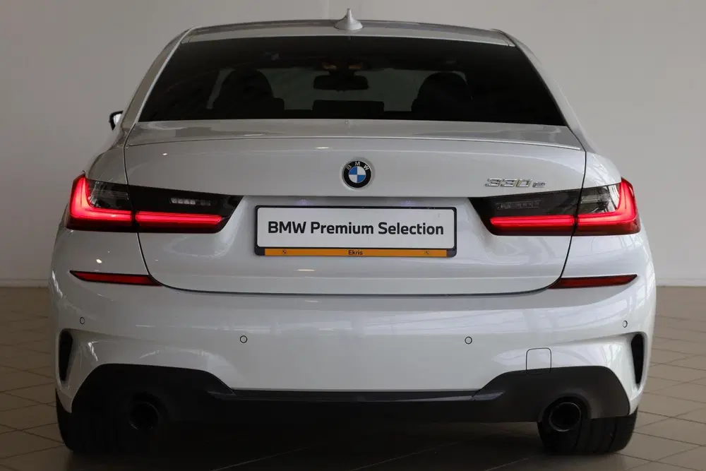 BMW 3-serie Sedan 330e uit 2021, foto 5