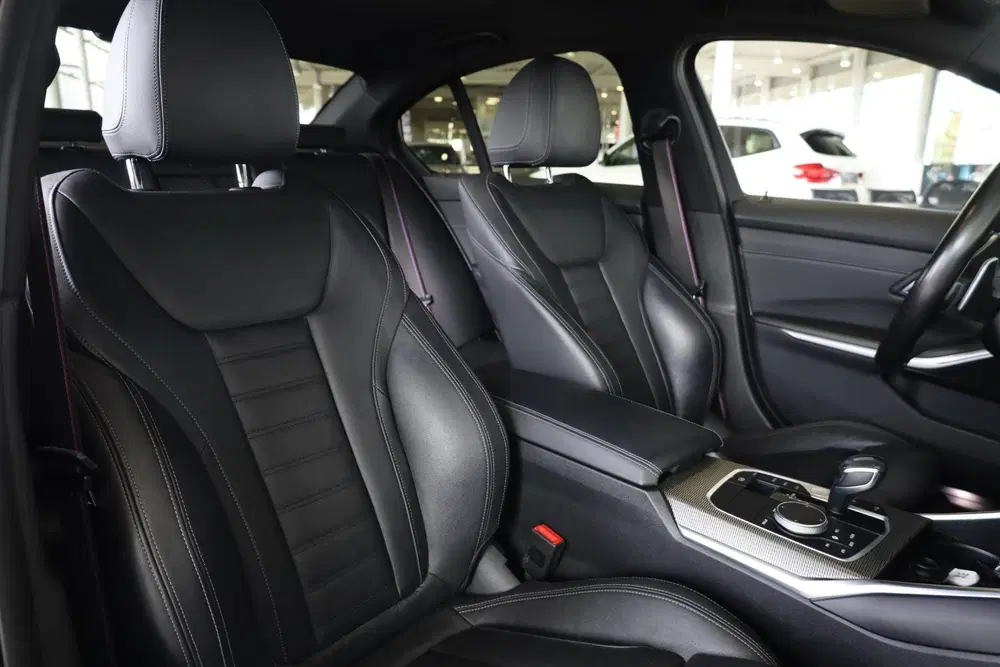 BMW 3-serie Sedan 330e uit 2021, foto 8