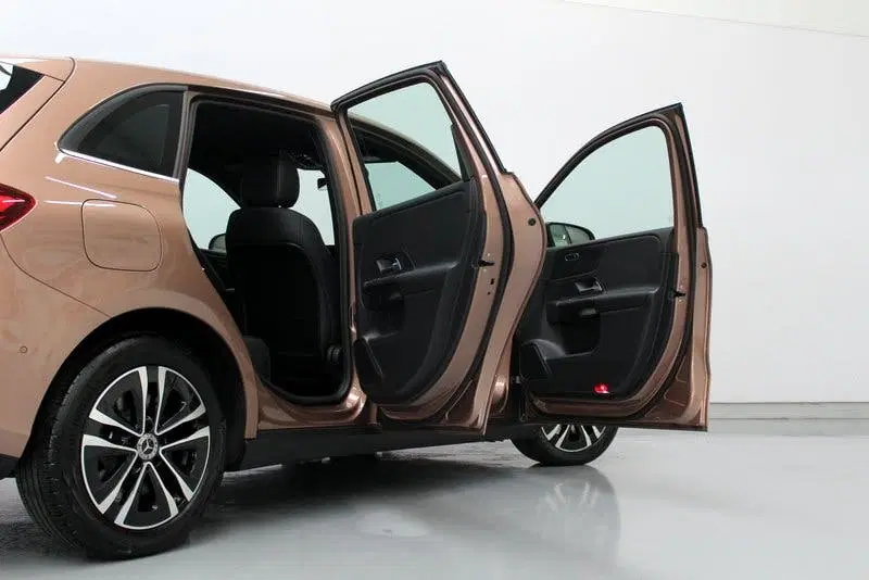 Mercedes-Benz B-Klasse 250 e Business Line uit 2023, foto 12