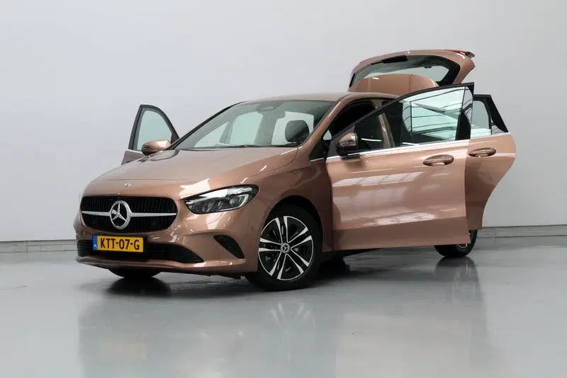 Mercedes-Benz B-Klasse 250 e Business Line uit 2023, foto 2