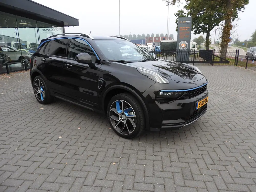 Lynk & Co 01 1.5 PHEV Panoramadak uit 2023, foto 2