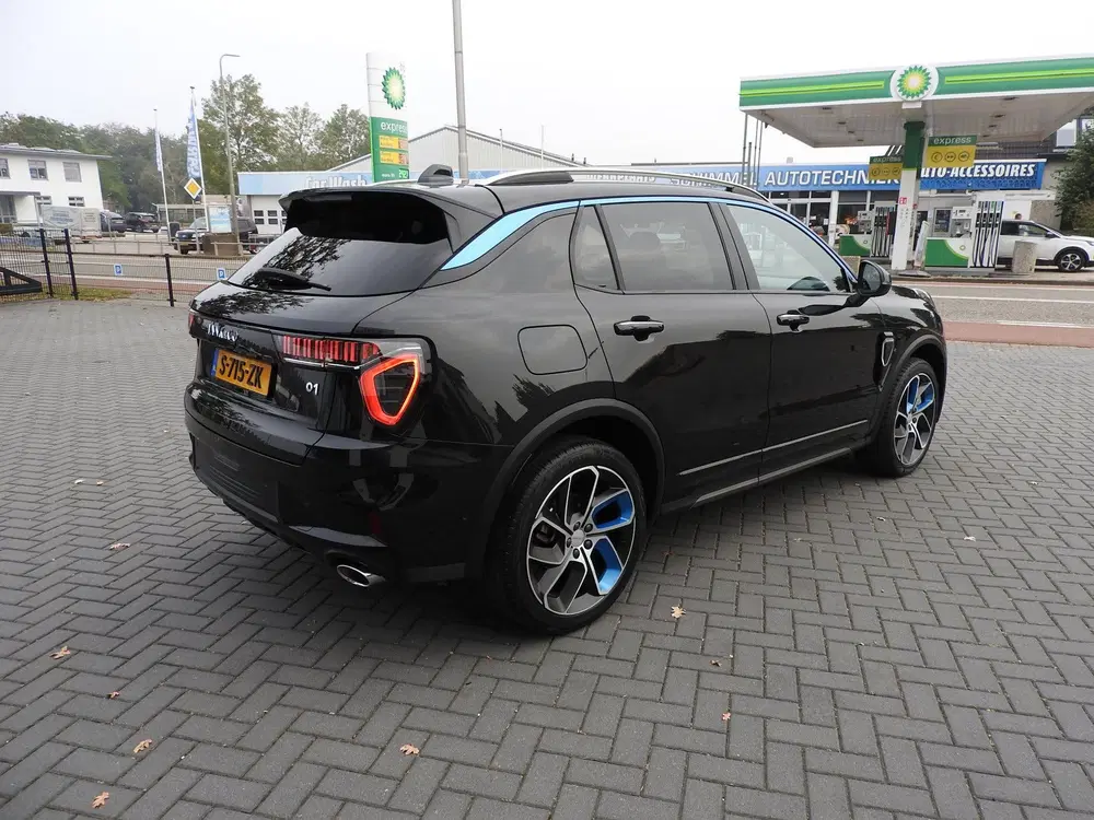 Lynk & Co 01 1.5 PHEV Panoramadak uit 2023, foto 4