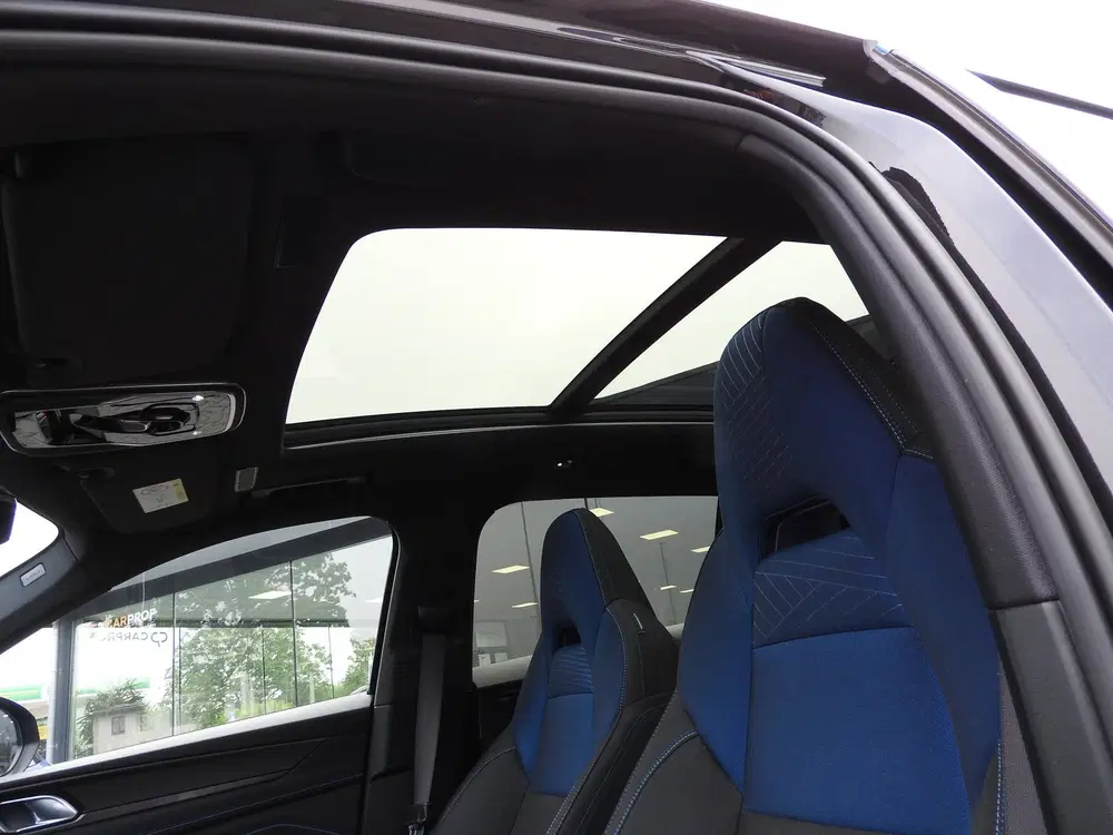 Lynk & Co 01 1.5 PHEV Panoramadak uit 2023, foto 9