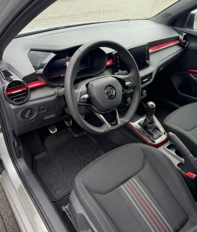 Skoda Fabia 1.0 TSI Monte Carlo uit 2025, foto 6
