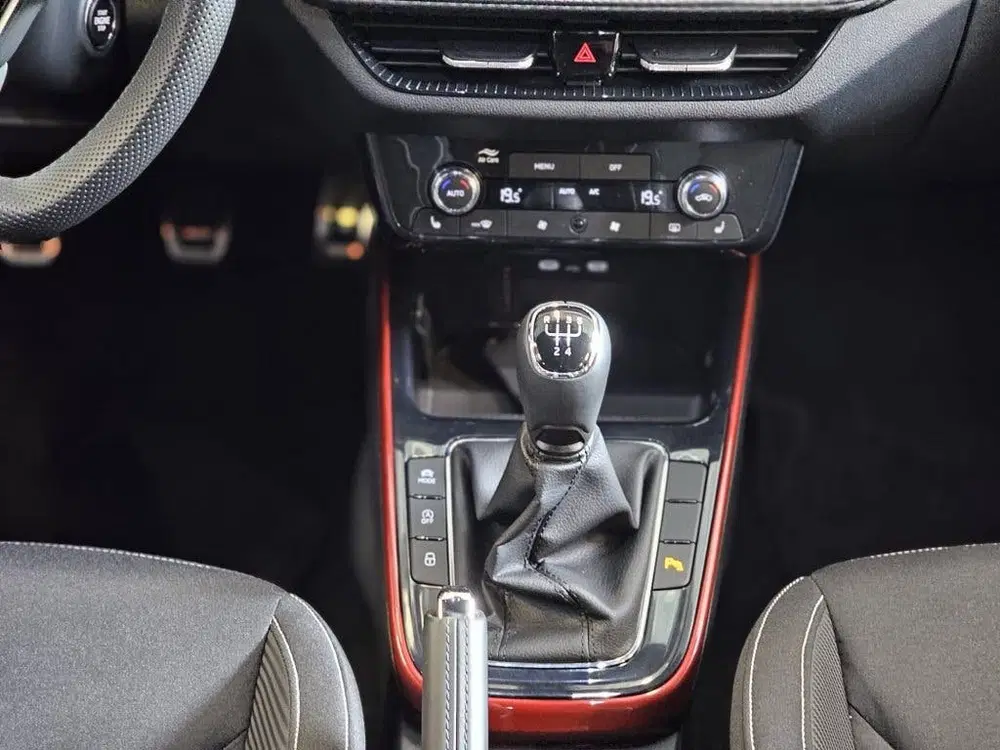Skoda Fabia 1.0 TSI Monte Carlo uit 2025, foto 9