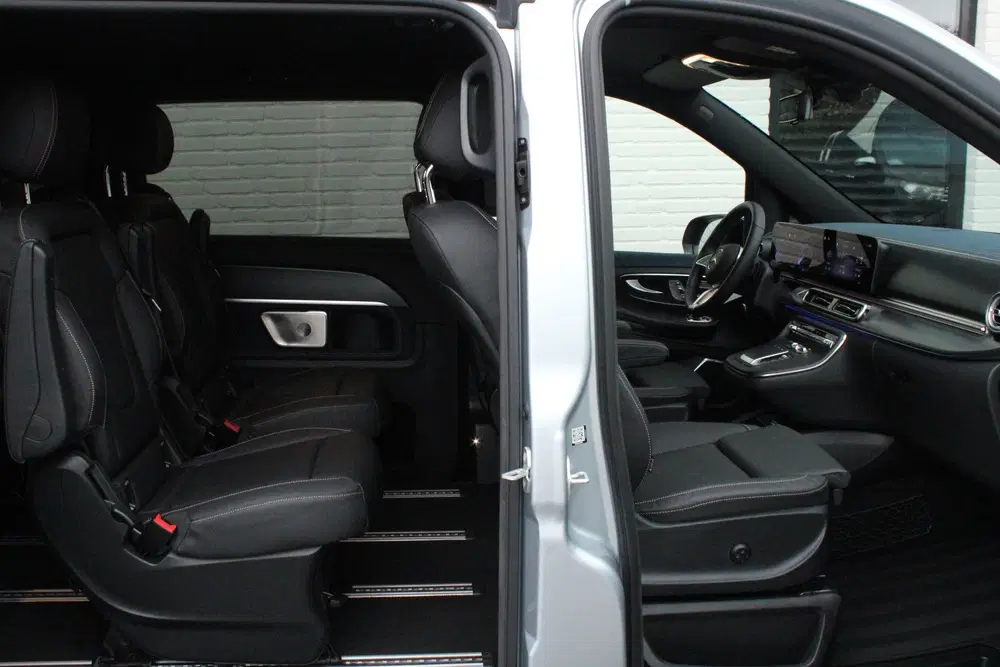 Mercedes-Benz EQV 300 L2 uit 2024, foto 4