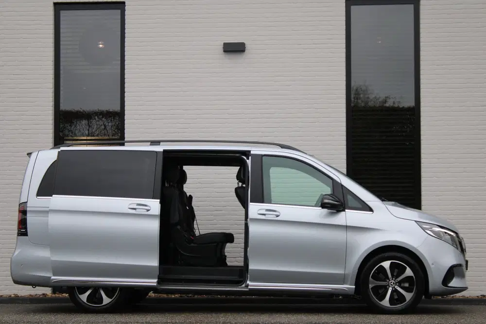 Mercedes-Benz EQV 300 L2 uit 2024, foto 9