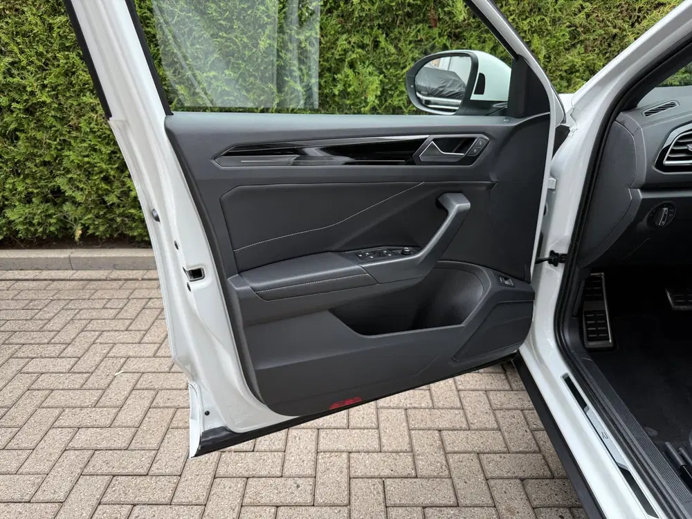 Volkswagen T-Roc 1.5 TSI 150PK Automaat R-Line Edition l AC uit 2025, foto 15