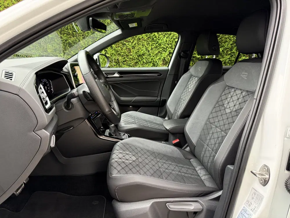 Volkswagen T-Roc 1.5 TSI 150PK Automaat R-Line Edition l AC uit 2025, foto 6