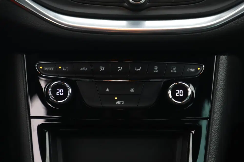 Opel Astra 1.2 Design & Tech LMV Navigatie Ach uit 2021, foto 10