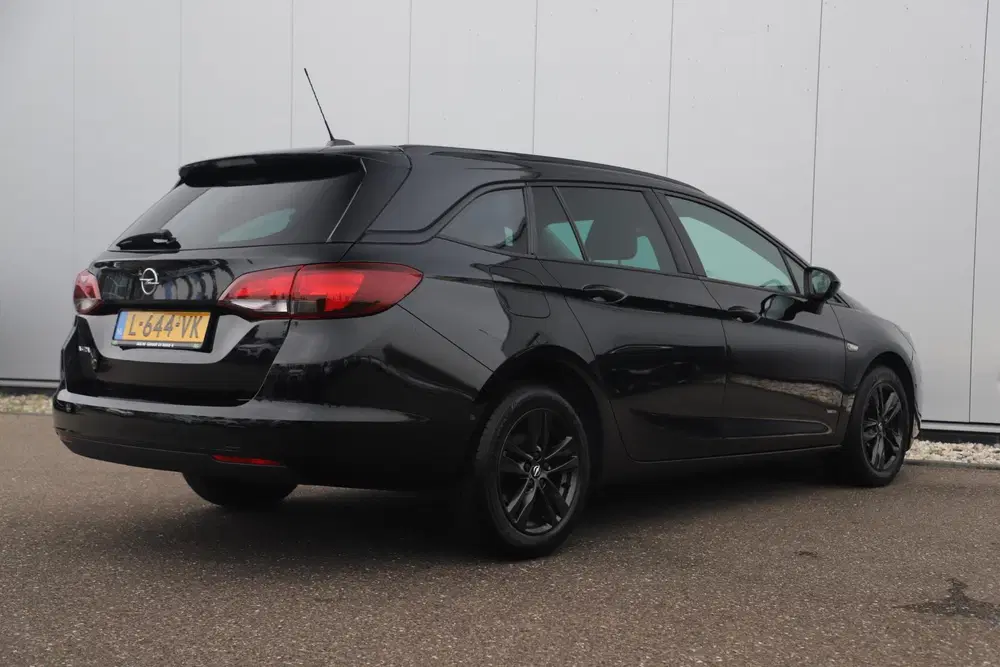 Opel Astra 1.2 Design & Tech LMV Navigatie Ach uit 2021, foto 4