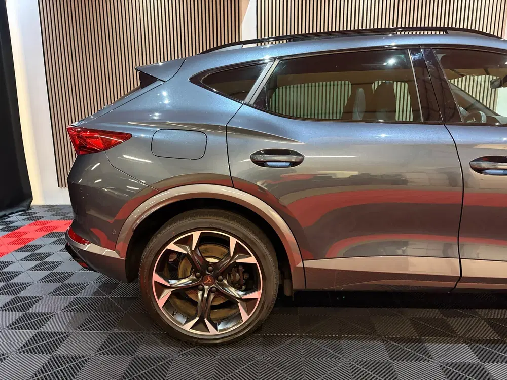 Cupra Formentor 1.4 e-Hybrid VZ Copper Edition Pano Button uit 2023, foto 4
