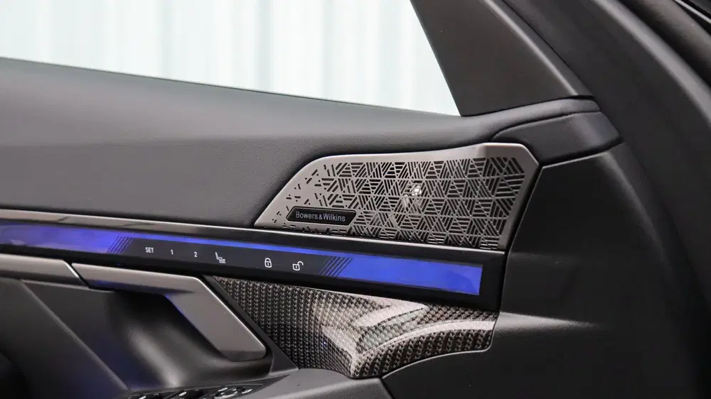 BMW M5 Touring uit 2025, foto 11