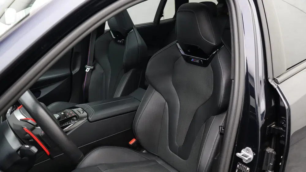 BMW M5 Touring uit 2025, foto 12