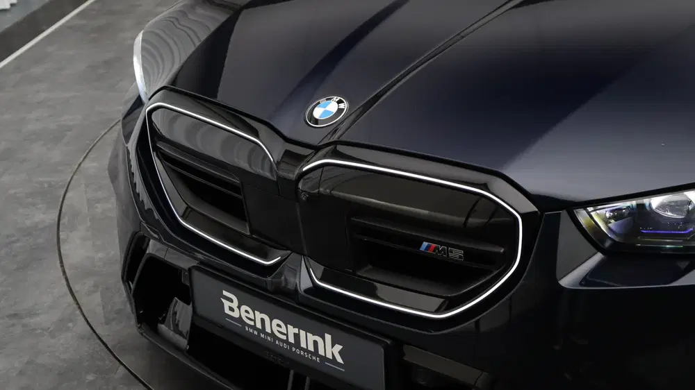 BMW M5 Touring uit 2025, foto 14