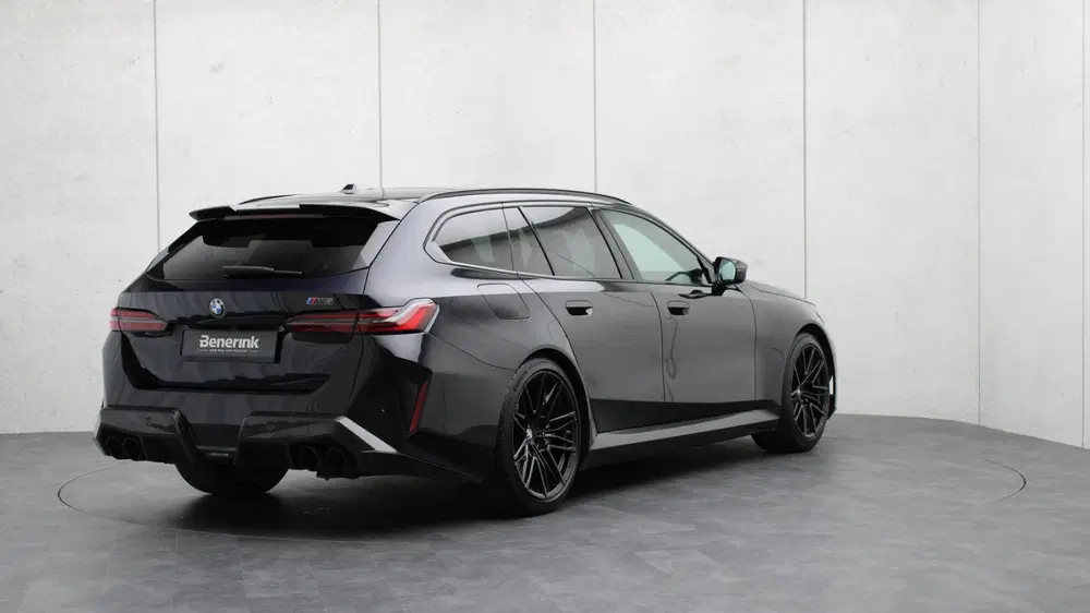 BMW M5 Touring uit 2025, foto 4