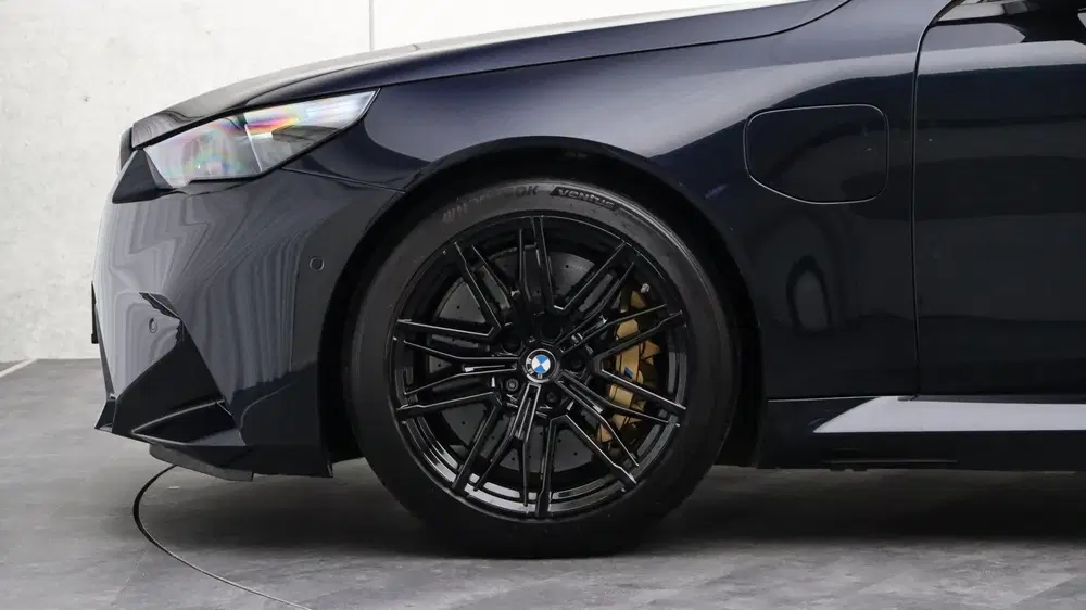 BMW M5 Touring uit 2025, foto 6