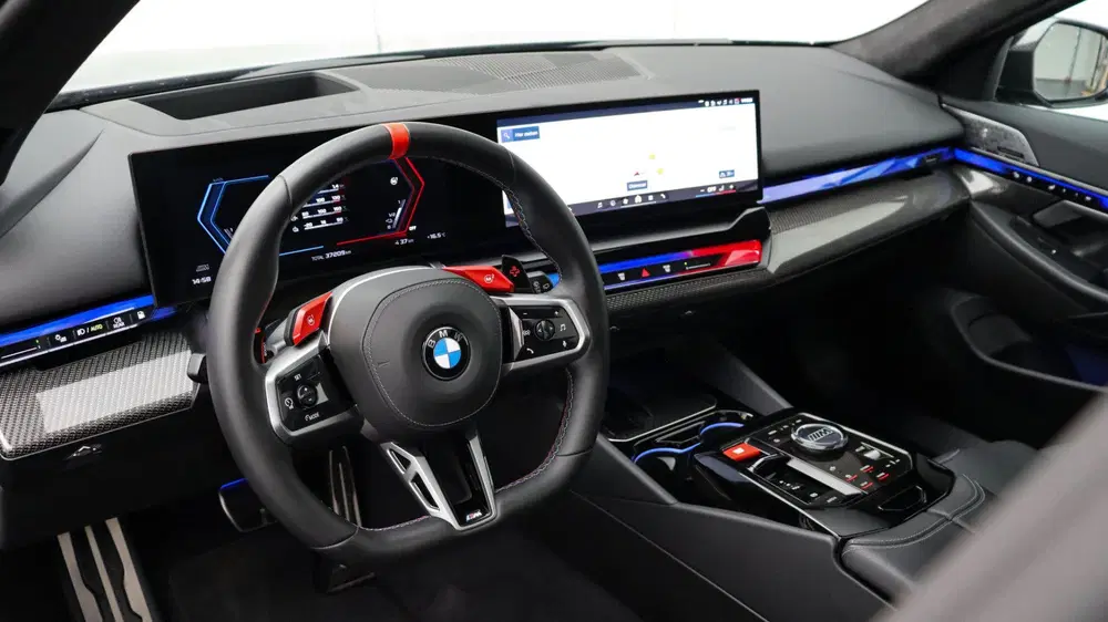 BMW M5 Touring uit 2025, foto 9