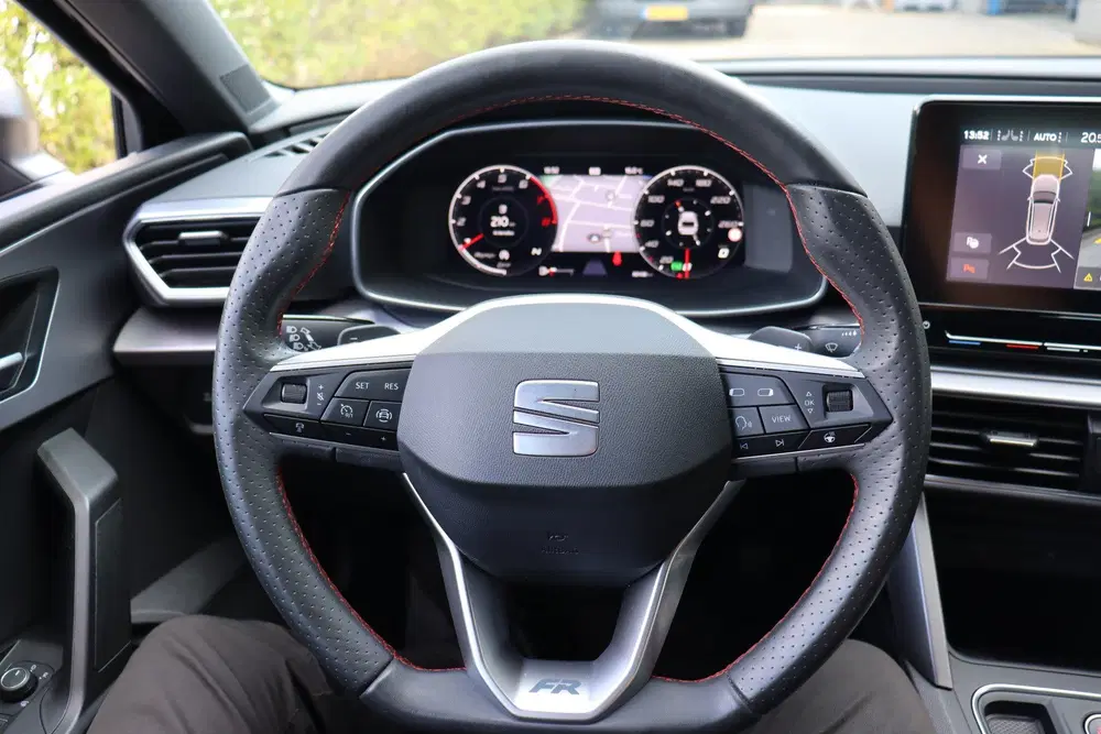 SEAT Leon 1.5 eTSI FR Business Intense O.a: Pdc uit 2021, foto 15