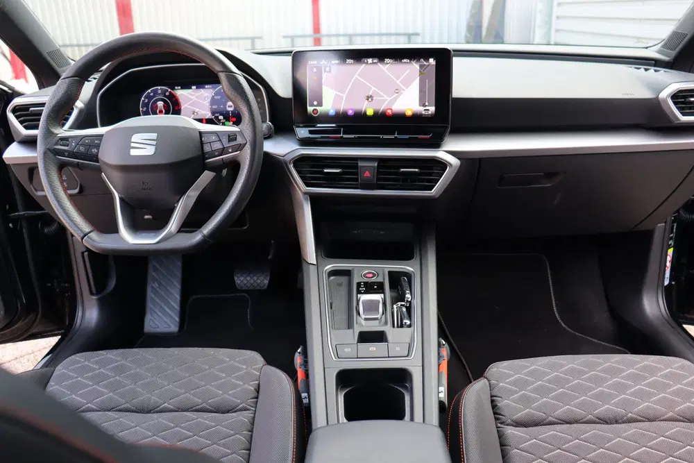 SEAT Leon 1.5 eTSI FR Business Intense O.a: Pdc uit 2021, foto 3