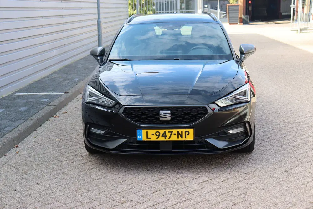 SEAT Leon 1.5 eTSI FR Business Intense O.a: Pdc uit 2021, foto 5
