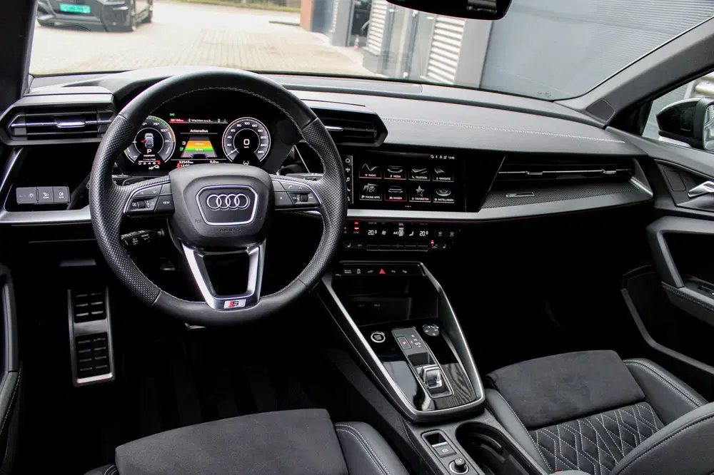 Audi A3 45 TFSI e S edition Competition uit 2022, foto 15