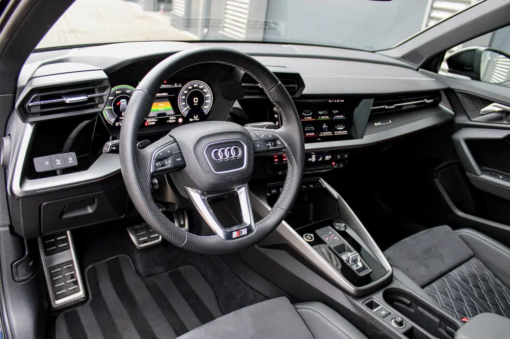 Audi A3 45 TFSI e S edition Competition uit 2022, foto 3