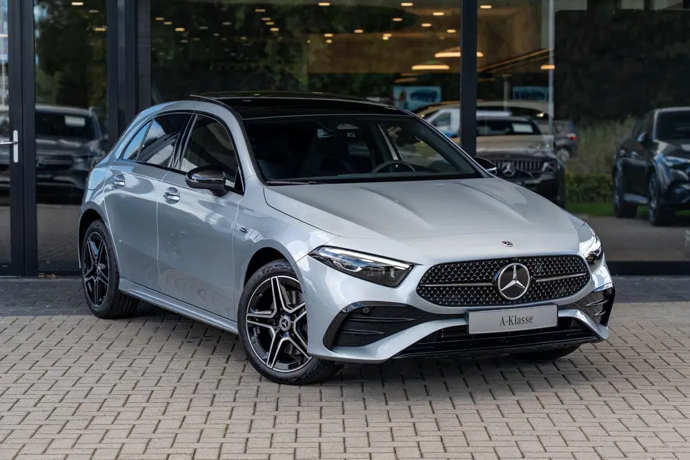 Mercedes-Benz A-Klasse 250e Business Solution AMG uit 2025, foto 3