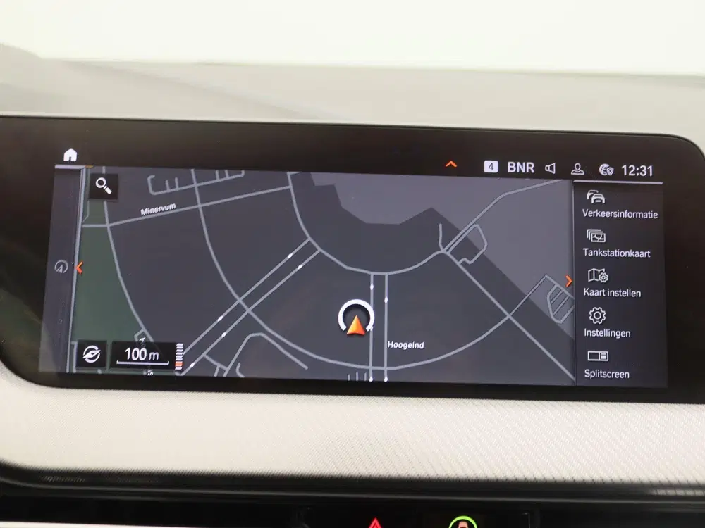 BMW 1-serie 120i Executive Edition uit 2023, foto 9