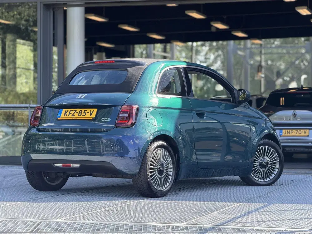 Fiat 500C Icon 42 kWh 118PK SOH 93 uit 2022, foto 2