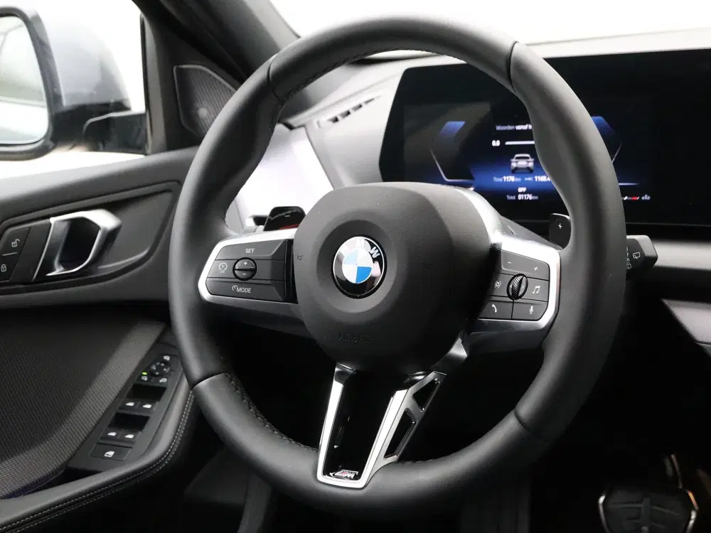 BMW 1-serie 120 M Sport Design Edition uit 2026, foto 2