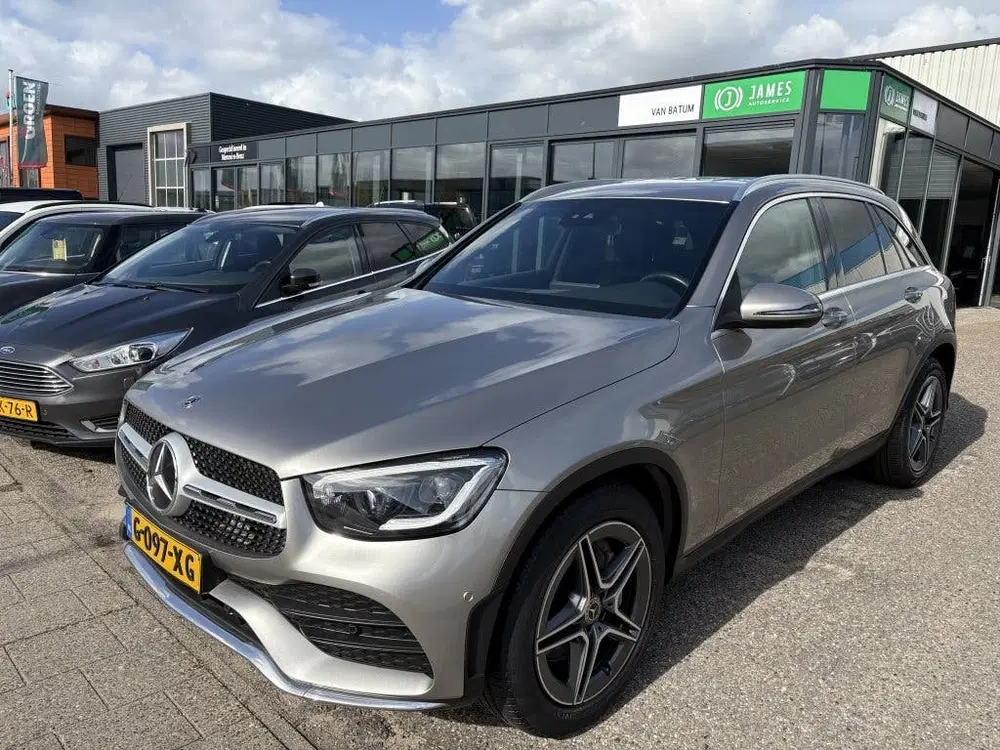 Mercedes-Benz GLC 200 Premium AMG-line uit 2020