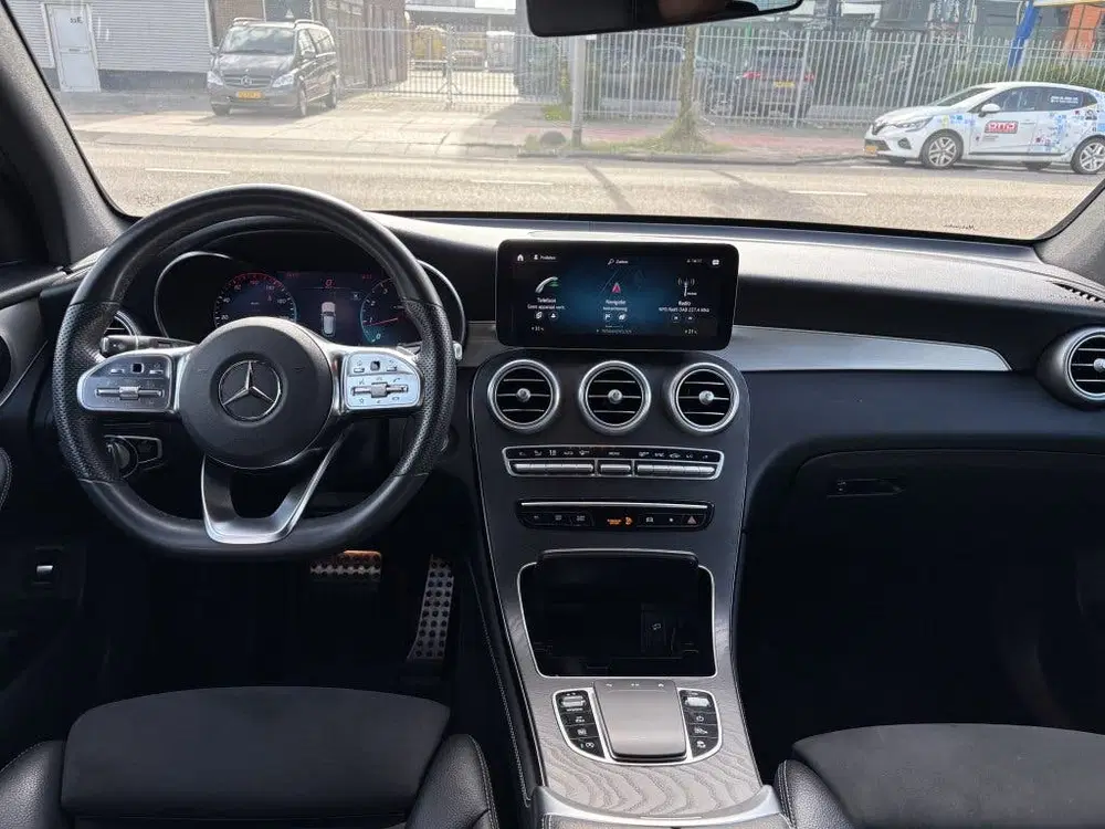 Mercedes-Benz GLC 200 Premium AMG-line uit 2020, foto 13