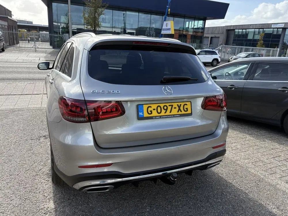 Mercedes-Benz GLC 200 Premium AMG-line uit 2020, foto 4