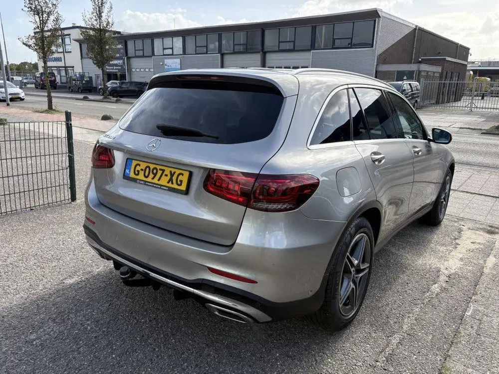 Mercedes-Benz GLC 200 Premium AMG-line uit 2020, foto 5