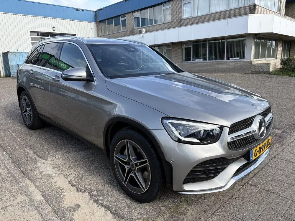 Mercedes-Benz GLC 200 Premium AMG-line uit 2020, foto 7