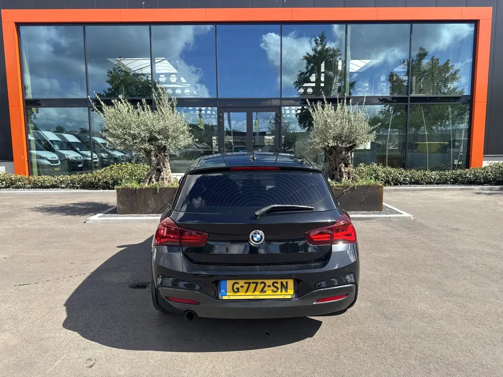 BMW 1-serie 118i Edition M Sport Shadow High Executive uit 2019, foto 4