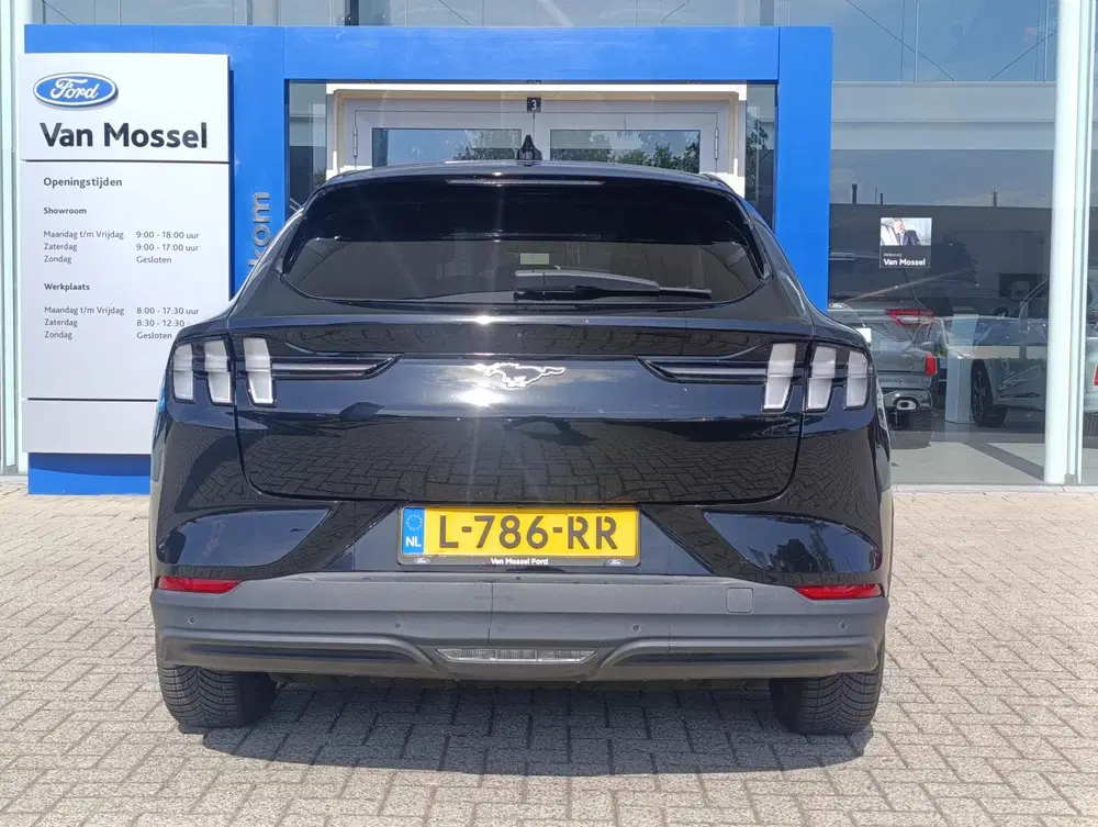Ford Mustang Mach-E Extended RWD 98 kWh uit 2021, foto 3
