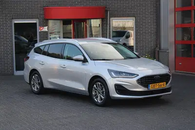 Ford Focus 1.0 EcoBoost Hybrid Titanium Led uit 2024