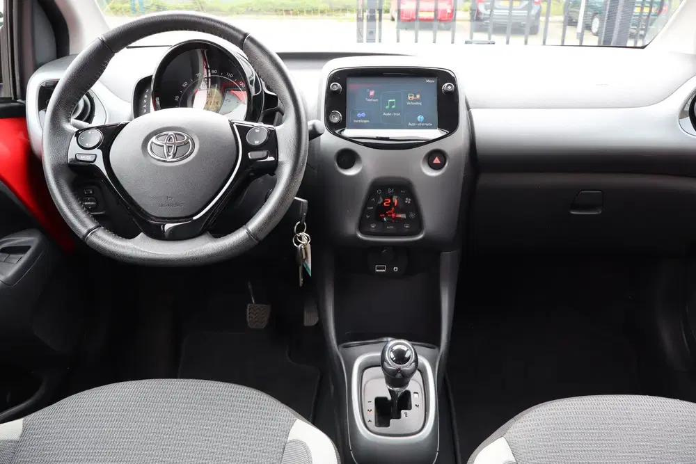 Toyota Aygo 1.0 VVT-i x-joy Automaat Nederlandse auto uit 2021, foto 13