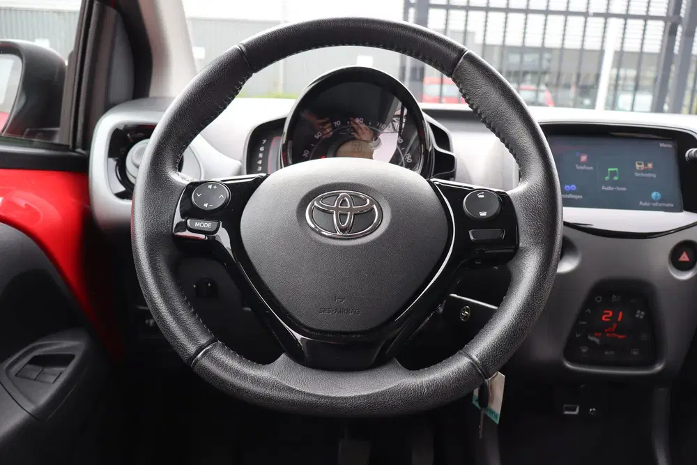 Toyota Aygo 1.0 VVT-i x-joy Automaat Nederlandse auto uit 2021, foto 14