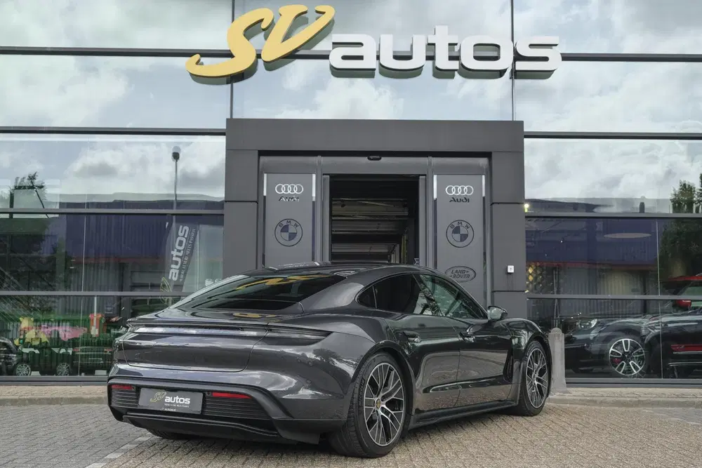 Porsche Taycan Performance Plus 476pk 93 uit 2021, foto 2