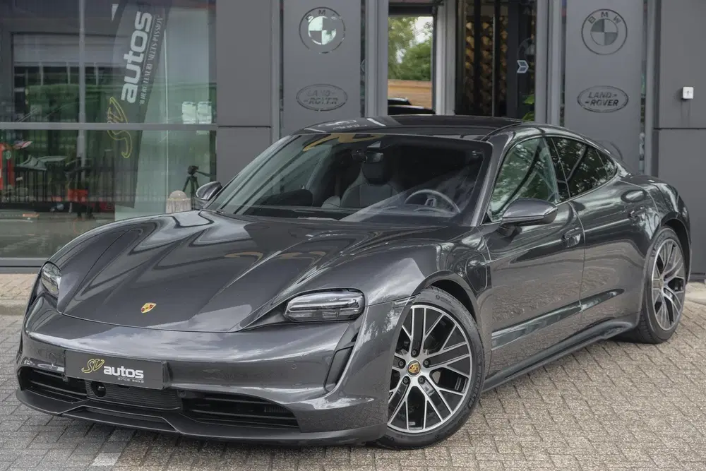 Porsche Taycan Performance Plus 476pk 93 uit 2021, foto 4