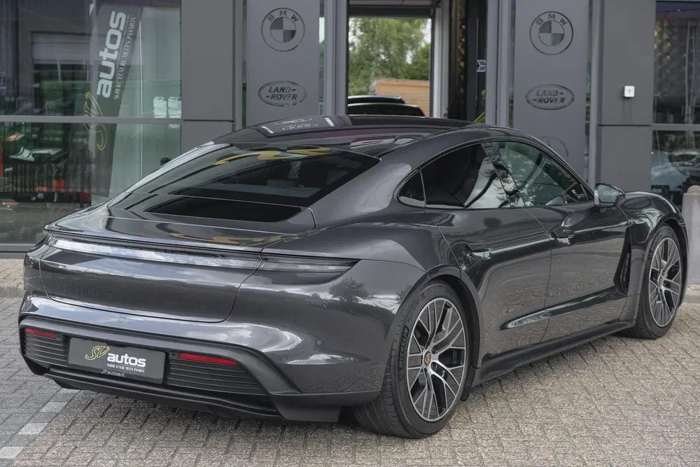 Porsche Taycan Performance Plus 476pk 93 uit 2021, foto 7