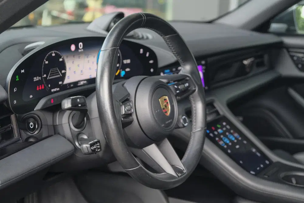 Porsche Taycan Performance Plus 476pk 93 uit 2021, foto 8