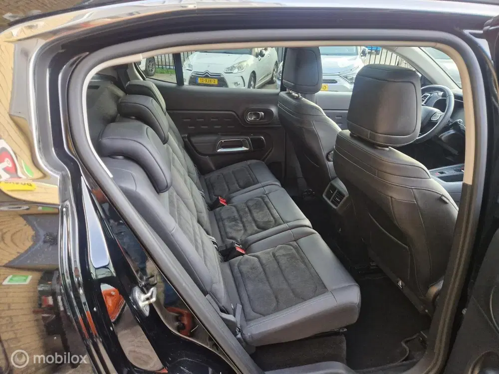 Citroën C5 Aircross Citroen C5 Aircross 1.6 Plug-in Hybrid 225 uit 2022, foto 8