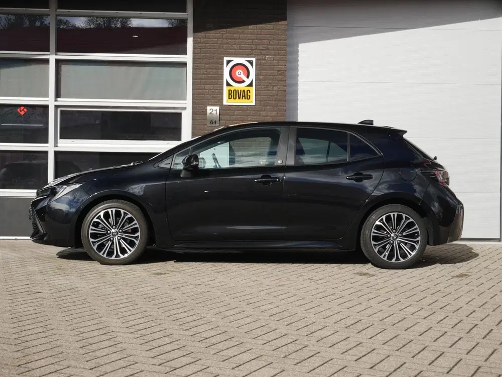 Toyota Corolla 2.0 Hybrid Team D GR Navi+BT uit 2022, foto 2