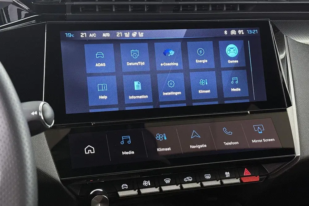Peugeot 408 1.6 HYbrid 225 EAT8 GT FOCAL Alcantara Mas uit 2025, foto 13